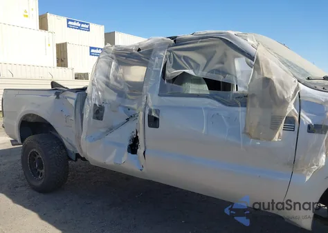 2001 Ford F-250 Lariat/Xl/Xlt из США, поврежденный, VIN 1FTNW21S41ED86748